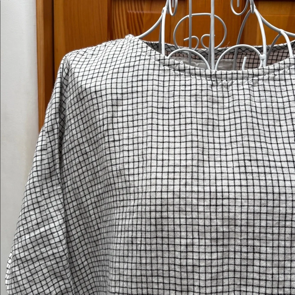 Not Perfect Linen tunic - Picture 2 of 9